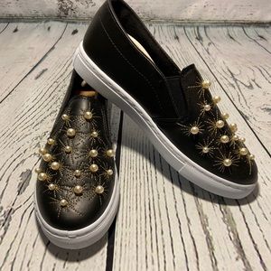 NEW Qupid Moira Fashion Sneaker with Pearls